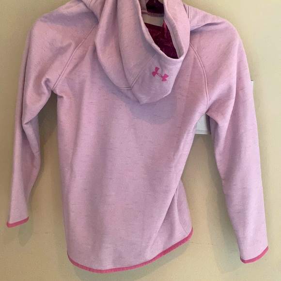 Girls Under Armour cold gear performing sweatshirt - Picture 2 of 3